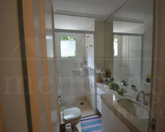 Imagem Living para 03 ambientes com terraÃ§o, lareira, lavabo, 04 dormitÃ³rios sendo 04 suites, piso com tÃ...