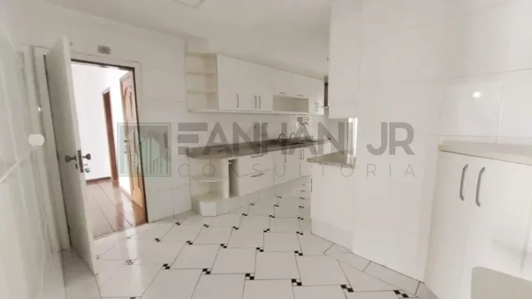 Imagem Imperdível oportunidade: Apartamento de 3 quartos no Jardim Paulista, São Paulo - SP, com 240m² e 2 vagas de garagem. Venha conferir!