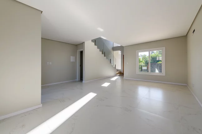 Imagem Sobrado de 3 quartos sendo 1 suíte com acabamento de alto padrão e localização Excelente