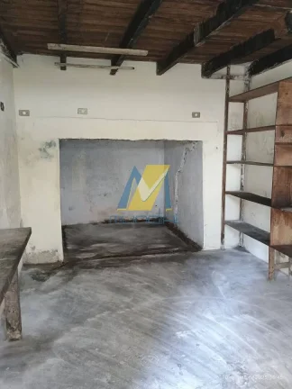 Imagem Casa Espaçosa com Edícula e Ambientes Independentes - Excelente Local.