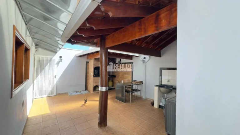 Imagem Casa à venda em Uberaba - 3 dormitórios, suítes, varanda gourmet!