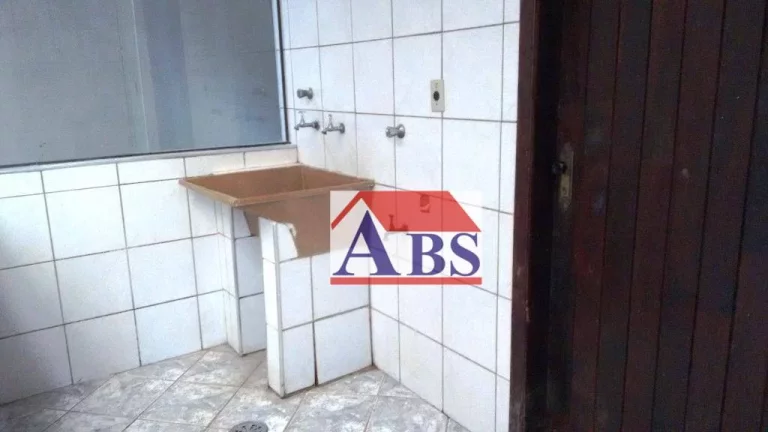 Imagem Sobrado com 3 dormitórios à venda, 223 m² por R$ 430.000,00 - Vila Ponte Nova - Cubatão/SP