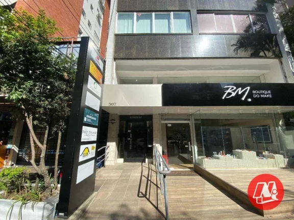 Imagem Conjunto de 110m² em rua de grande fluxo