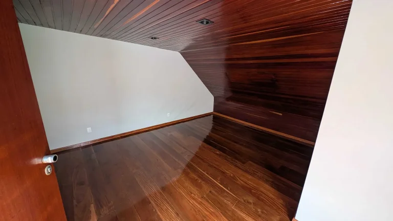 Imagem Casa com 5 dormitórios sendo 3 suítes e 4 vagas de garagem em Florianópolis/SC