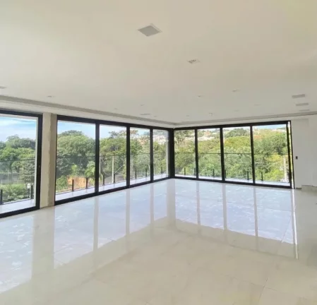 Imagem Casa em condomínio, com 6 quartos, piscina de borda infinita, automatizada, vista para mata