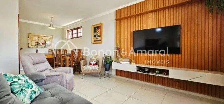 Imagem Casa térrea reformada para venda em condomínio no Taquaral em Campinas, 3 quartos e 4 vagas