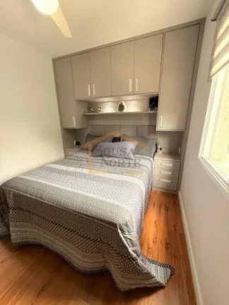 Imagem Apartamento 3 dormitórios, sendo 1 suíte, sala para 2 ambientes, pisos em madeira, sacada com vidr...