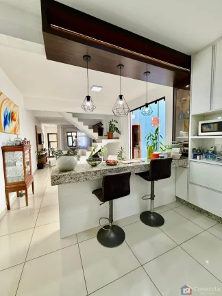 Imagem Casa à Venda no Condomínio Boungaville – 4 Quartos, 180m²