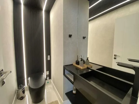 Imagem Apartamento mobiliado com 5 dormitórios sendo 4 suítes e 3 vagas de garagem em Balneário Camboriú