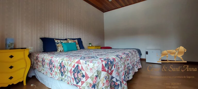 Imagem Casa com 03 suítes e 450m² no Alto da Boa Vista em Campos do Jordão.