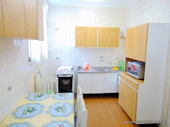 Imagem PITANGUEIRAS- NA CALÇADA DA PRAIA , LOCALIZAÇÃO ESPETACULAR , GARAGEM NO PRÉDIO.