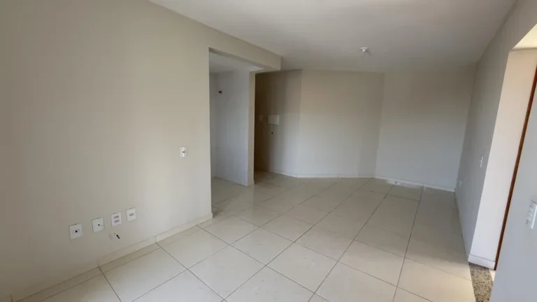 Imagem Apartamento na Praia de Gravatá, Navegantes com 02 quartos, sendo 01 suíte e bem localizado. Adriano Carpes Imóveis Vende