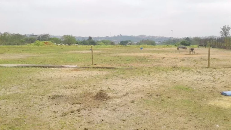 Imagem Área comercial à venda, Parque Santa Rosa, Suzano, com 100 metros de Frente para a Estrada dos Fernandes.