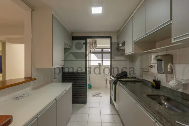 Imagem Apartamento a venda na Rua Tonelero com 2 suites) e 2 vagas, 70m²