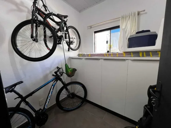 Imagem Casa com 3 dormitórios sendo 1 suíte e 2 vagas de garagem no bairro Ressacada em Itajaí