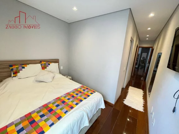 Imagem Sobrado 200m² - 3 Dorm - 1 Suíte - 4 Vagas