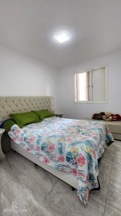 Imagem Apartamento com 3 dormitorios, uma vaga e sacada.