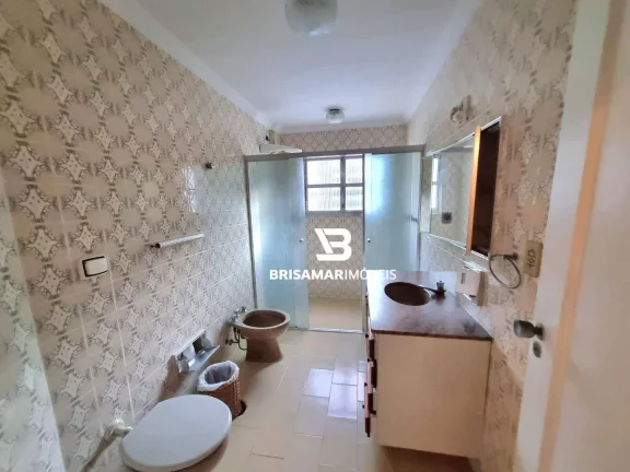 Imagem PITANGUEIRAS- UMA QUADRA DO MAR , AMPLO APARTAMENTO , GARAGEM DEMARCADA NO PRÉDIO.