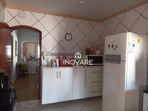 Imagem Casa com 3 dormitórios à venda, 200 m² por R$ 380.000,00 - Setor Afonso Pena - Itumbiara/GO