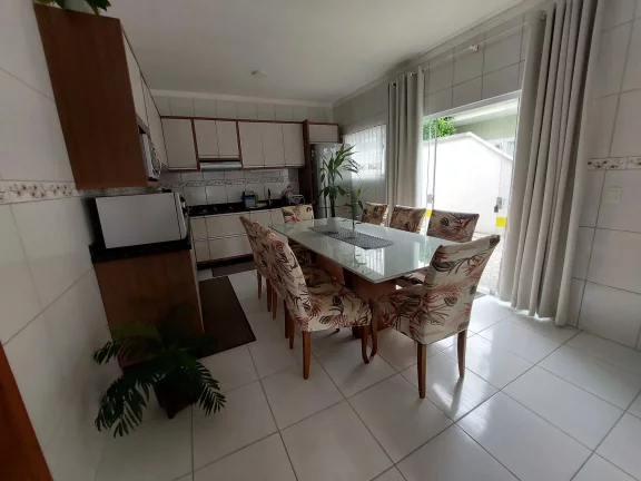 Imagem Casa com edícula independente, 5 dormitórios e garagem em terreno único em Pirabeiraba Joinville/SC