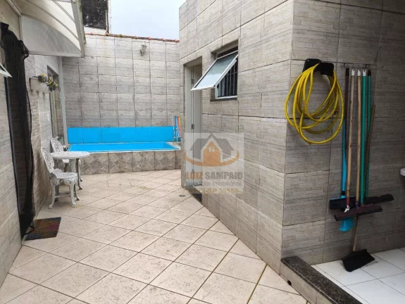 Imagem Casa Térrea, 3 Dormitórios + Edícula, Piscina Infantil, 300 metros Baln. Gaiovota