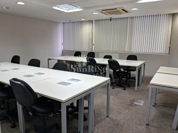 Imagem Laje corporativa à venda na região da Berrini | TOTALMENTE MOBILIADA - 442m² - 10 vagas - R$3.200.000, - Apenas R$7.200,/m² | R. Geraldo F. Gomes - Itaim Bibi, São Paulo/SP