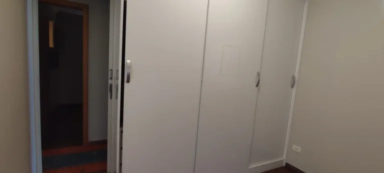 Imagem Apartamento 148 M², 3Q, 2 Suítes, Suíte com hidromassagem, 2 salas, lareira, 4 banheiros, 3 vagas, dependência completa de serviço, academia, sauna.