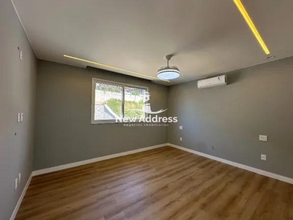 Imagem Casa de 440m², com vista para reserva, piscina e hidromassagem, à venda no Riviera Park - Vila Velha