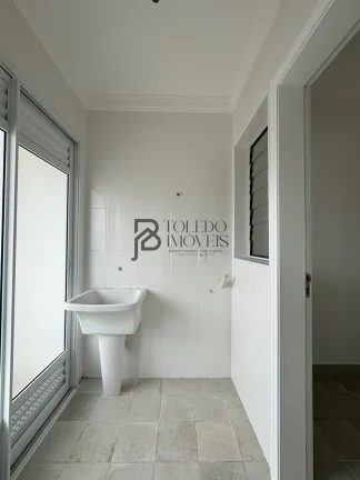 Imagem Apartamento de 3 Dormitórios com 1 Suíte no Canto do Forte - Praia Grande