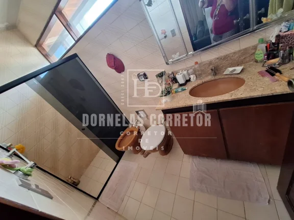 Imagem Casarão de esquina em Olinda, 4qtos, 5vgs. quintal gigante na avenida há 2min. shop. patteo 45mts²