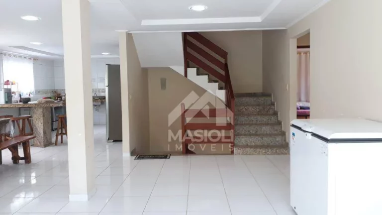 Imagem Casa com 6 dormitórios à venda por R$ 1.200.000 - Praia de Setiba - Guarapari/ES