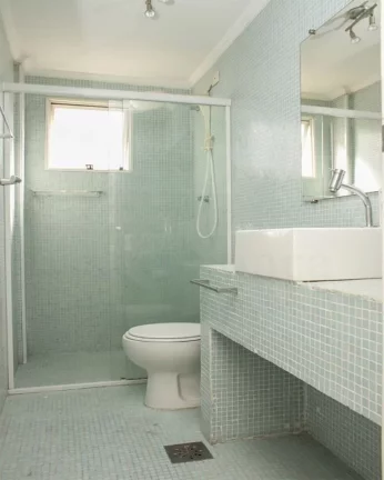 Imagem Apartamento reformado, iluminado e reformado, living para 02 ambientes, piso laminado, dormitórios ...