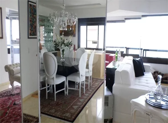 Imagem Cobertura à venda com 3 quartos, sendo 2 suítes, no condomínio Emerald Hills, São Paulo - SP