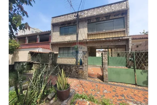 Imagem Casa com 5 quartos, 251m², à venda em Campinho, Rio de Janeiro .