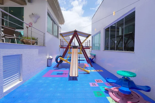 Imagem Apartamento com 3 dormitórios sendo 1 suíte e 2 vagas de garagem em Balneário Camboriú/SC