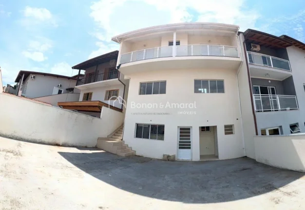 Imagem Esta casa moderna no Condomínio Mirante do Lenheiro combina arquitetura imponente, ambientes bem di...