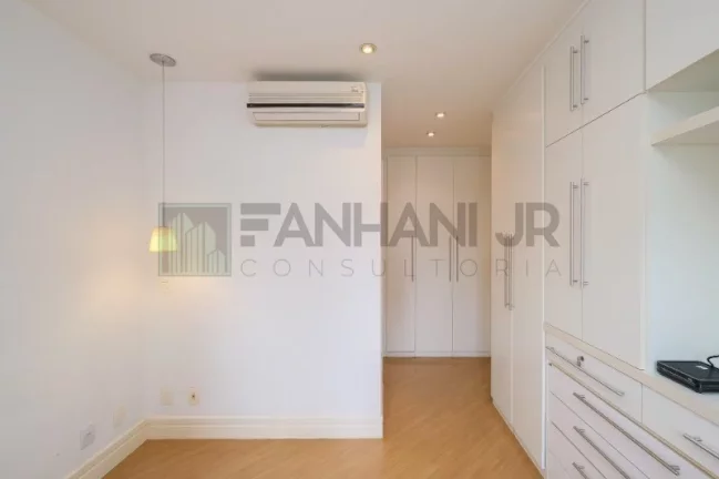 Imagem Apartamento à venda na Vila Olímpia, São Paulo-SP: 3 quartos, 3 suítes, 3 salas, 5 banheiros, 3 vagas de garagem, 125m².