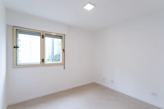Imagem Apartamento 95M² Reformado, 3Q, 2 Banheiros, 1 Vaga.