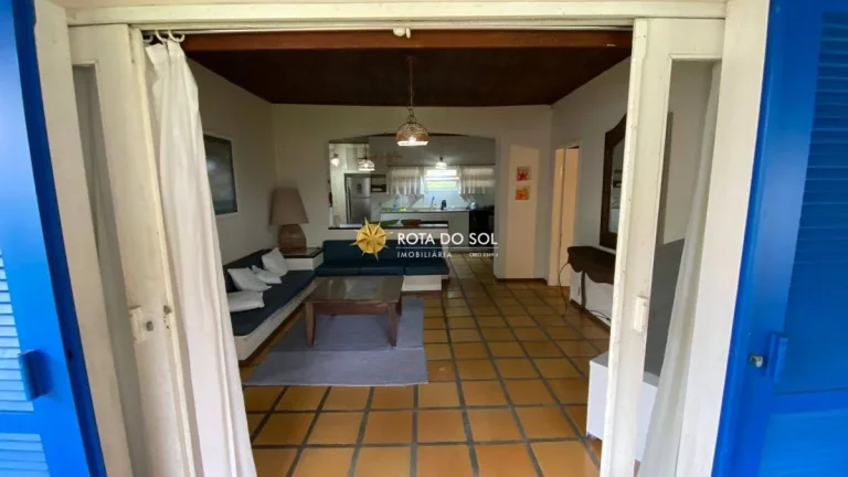 Imagem Casa à venda 4 quartos a poucos metros da Praia de Bombas - Bombinhas SC