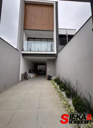 Imagem Imperdível! Casa à venda em São Paulo-SP, na Vila Carrão, com 3 quartos, 3 suítes, 3 banheiros, 3 vagas de garagem e 197m².