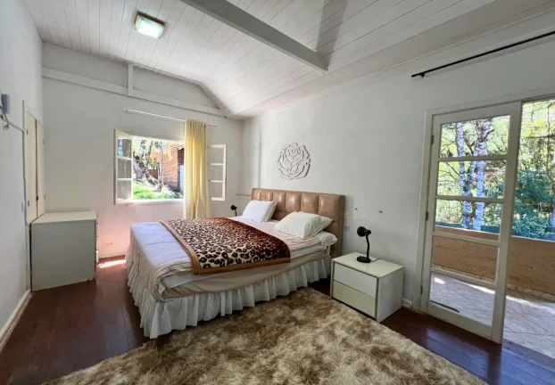 Imagem Três casas, um grande jardim e a liberdade de viver a serra no seu próprio ritmo
