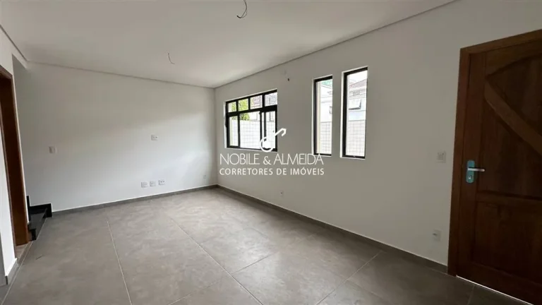 Imagem Fino acabamento, piscina e 2 vagas de garagem privativas.