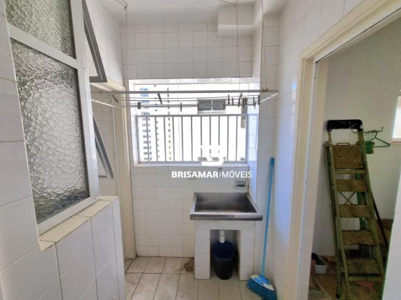 Imagem PITANGUEIRAS- UMA QUADRA DO MAR , GARAGEM DEMARCADA NO PRÉDIO , LOCALIZAÇÃO ESPETACULAR.