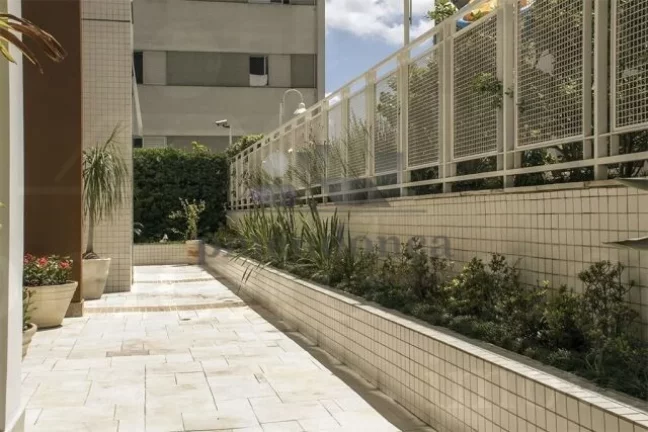 Imagem Apartamento à venda em Perdizes com 2 suítes, 3 vagas, 106m2