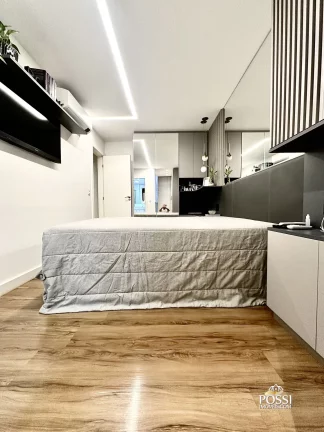 Imagem Apartamento reformado, 75m², 2 quartos, 2 vagas, na segunda quadra do mar da Praia de Itapoã