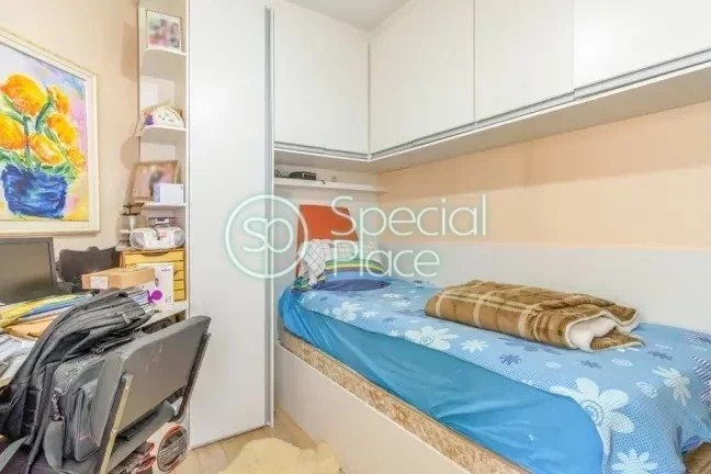 Imagem Apartamento com 3 dormitórios com armários, sendo 1 uma suíte, banheiro, ampla sala de visitas co...