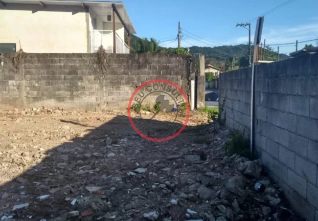 Imagem Terreno de 400 mt ,todo murado, 10x40 em rua asfaltada, perto de toda infra estrutura do bairro. Em Boissucanga.