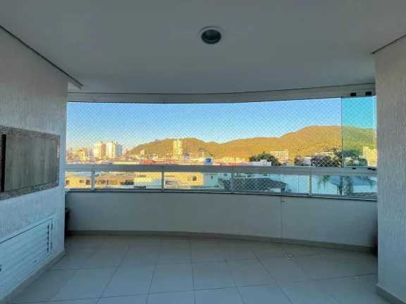 Imagem Apartamento Semimobiliado com 3 dormitórios sendo 1 suítes e 2 vagas de garagem em Itajaí
