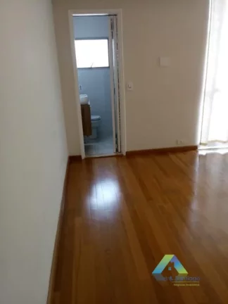 Imagem Apto duplex à 200 metros do metro Conceição 138 metros quadrados distribuídos em dois pisos Dois quartos com armários planejados Dois banheiros .