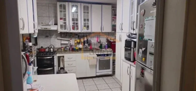 Imagem Apartamento espaçoso, 3 dormitórios, sendo 1 suíte com closet ou opção de quarto auxiliar, sala...